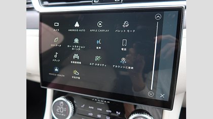 F-Pace 47