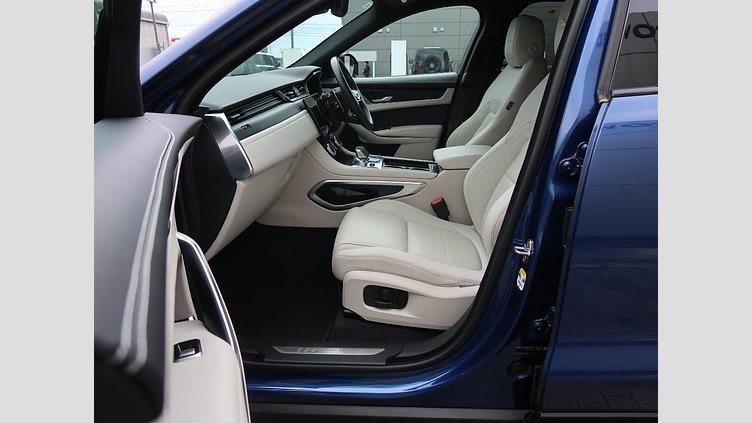 2022 認定中古車 Jaguar F-Pace ブルーファイアブルー P250 AWD（オートマチック） R-DYNAMIC BLACK