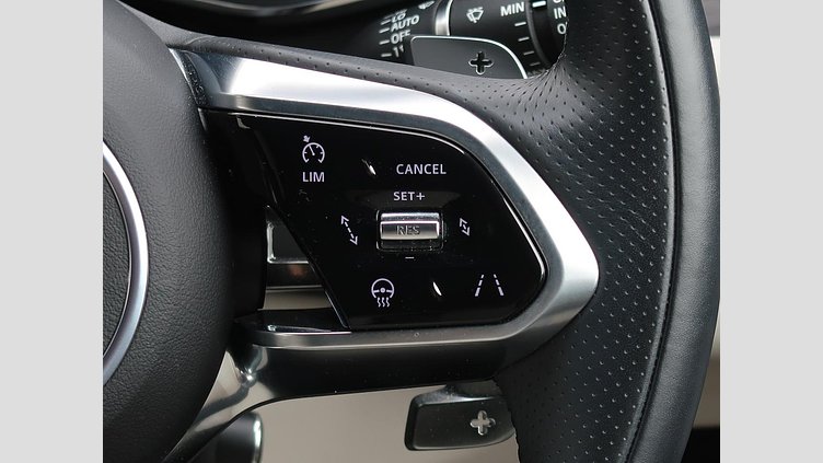 2022 認定中古車 Jaguar F-Pace ブルーファイアブルー P250 AWD（オートマチック） R-DYNAMIC BLACK