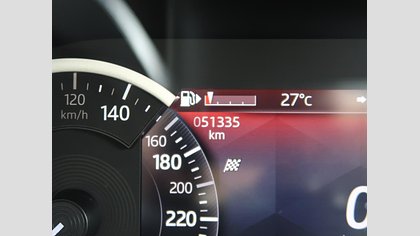 F-Pace 64