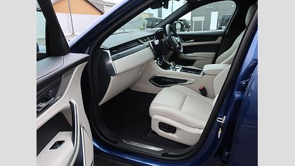 F-Pace 68