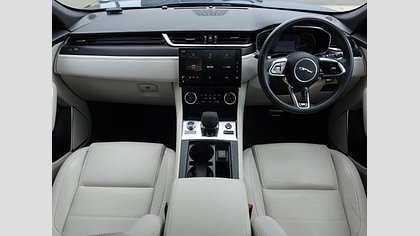 F-Pace 76