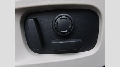 F-Pace 4