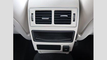 F-Pace 11