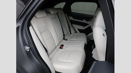 F-Pace 12