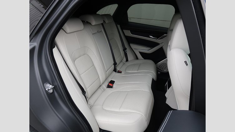 2022 認定中古車 Jaguar F-Pace ブルーファイアブルー P250 AWD（オートマチック） R-DYNAMIC BLACK