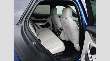 F-Pace 79