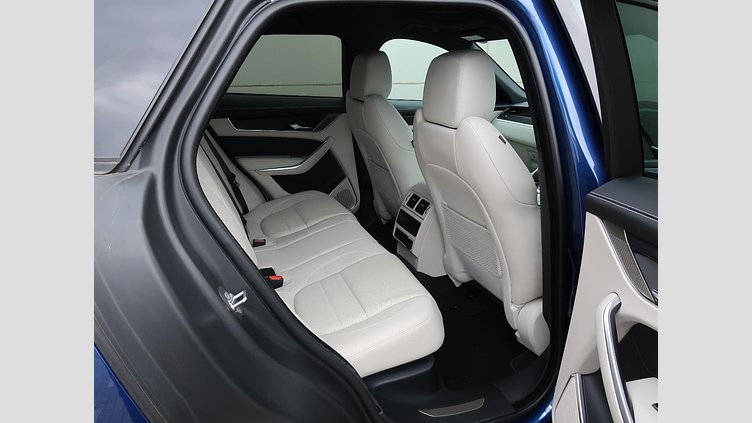 2022 認定中古車 Jaguar F-Pace ブルーファイアブルー P250 AWD（オートマチック） R-DYNAMIC BLACK