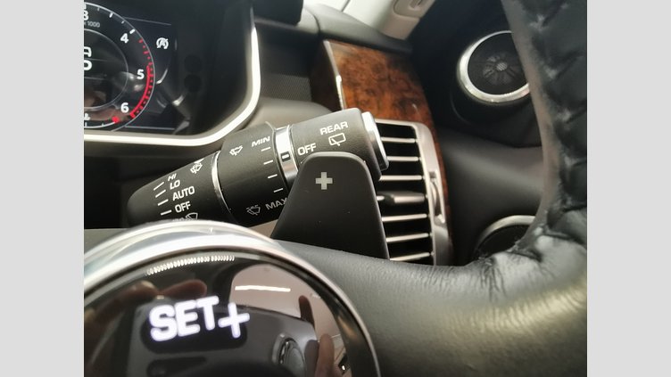 2019 認定中古車 Land Rover Range Rover カルパチアングレイ 3.0リッターTDV6ディーゼル（258 PS） スタンダードホイールベース VOGUE