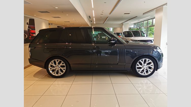 2019 認定中古車 Land Rover Range Rover カルパチアングレイ 3.0リッターTDV6ディーゼル（258 PS） スタンダードホイールベース VOGUE