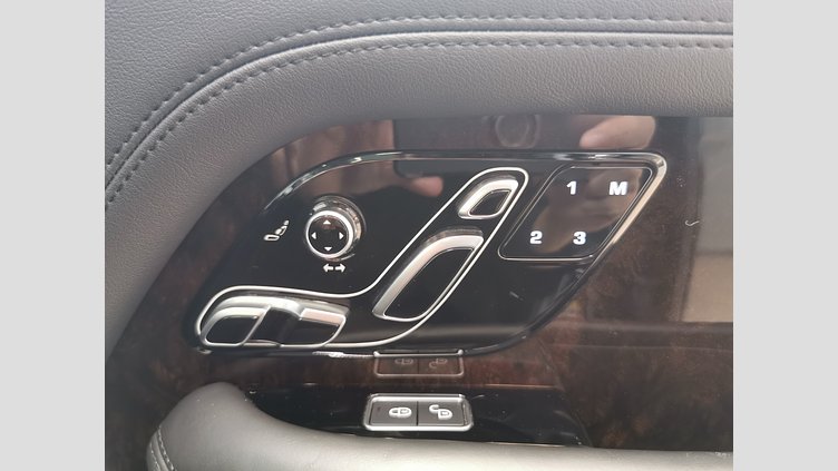 2019 認定中古車 Land Rover Range Rover カルパチアングレイ 3.0リッターTDV6ディーゼル（258 PS） スタンダードホイールベース VOGUE