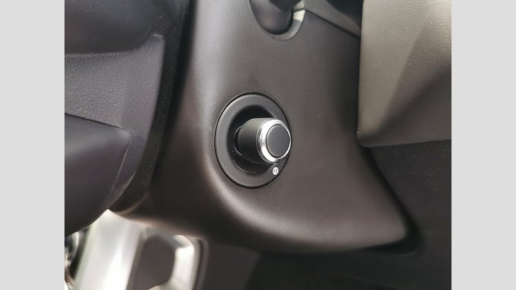 2019 認定中古車 Land Rover Range Rover カルパチアングレイ 3.0リッターTDV6ディーゼル（258 PS） スタンダードホイールベース VOGUE