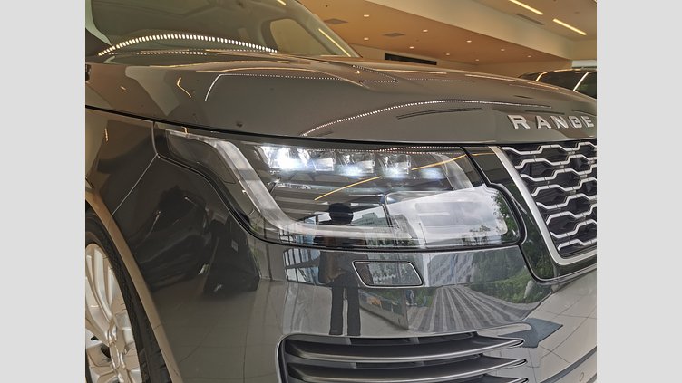 2019 認定中古車 Land Rover Range Rover カルパチアングレイ 3.0リッターTDV6ディーゼル（258 PS） スタンダードホイールベース VOGUE