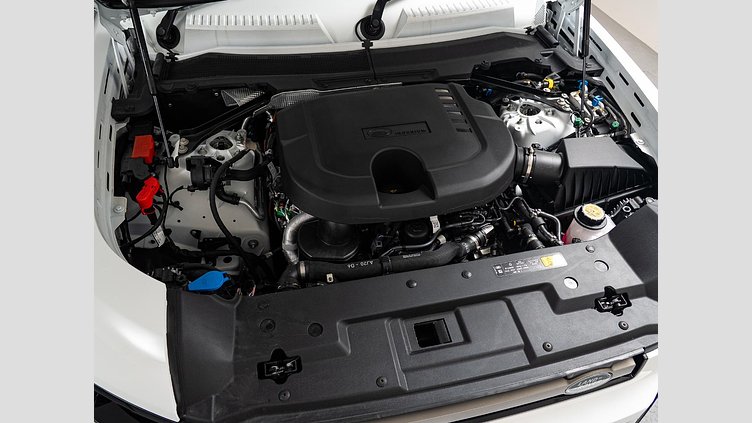 2025 認定中古車 Land Rover Defender 90 フジホワイト D350 ディーゼルマイルドハイブリッド X-Dynamic HSE