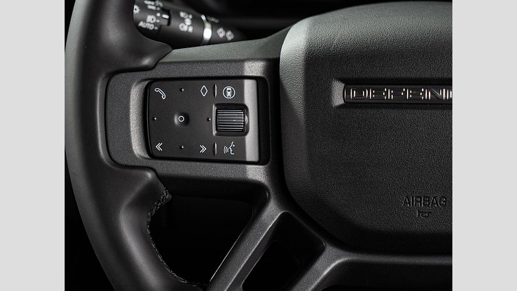 2025 認定中古車 Land Rover Defender 90 フジホワイト D350 ディーゼルマイルドハイブリッド X-Dynamic HSE