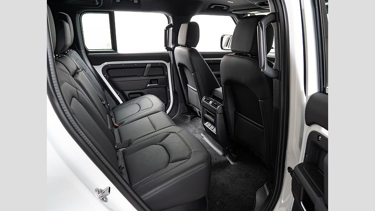 2025 認定中古車 Land Rover Defender 110 フジホワイト D350 ディーゼルマイルドハイブリッド X-Dynamic SE