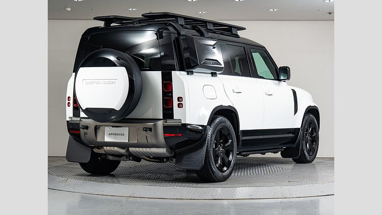 2025 認定中古車 Land Rover Defender 110 フジホワイト D350 ディーゼルマイルドハイブリッド X-Dynamic SE