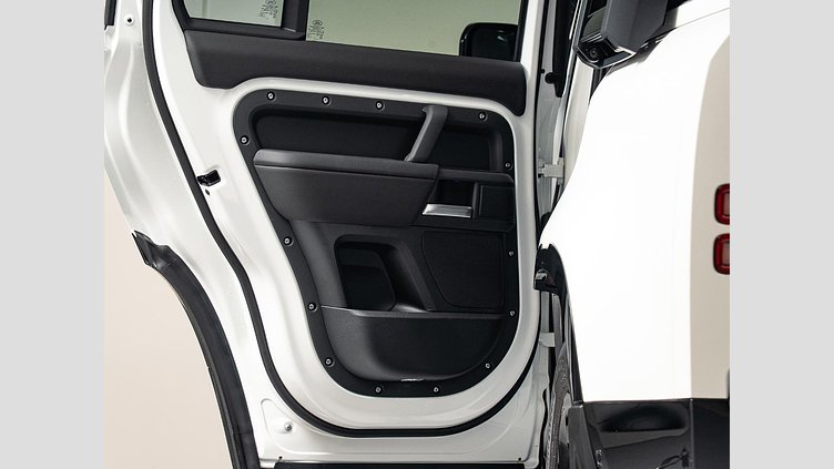 2025 認定中古車 Land Rover Defender 110 フジホワイト D350 ディーゼルマイルドハイブリッド X-Dynamic SE