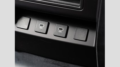 Defender 110 56