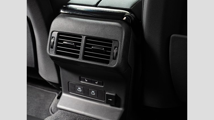 2024 認定中古車 Land Rover Range Rover Velar シャラントグレイ D200マイルドハイブリッド（ディーゼル） スタンダードホイールベース Dynamic SE