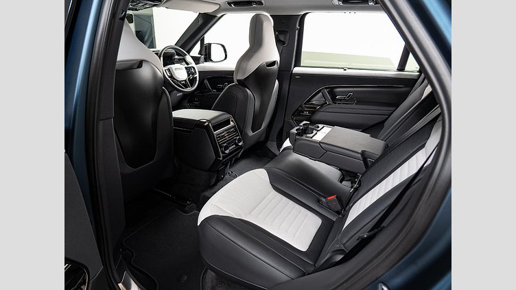 2024 認定中古車 Land Rover Range Rover Sport ブルーネブラ - サテンフィニッシュ P635マイルドハイブリッド スタンダードホイールベース SV Edition Two