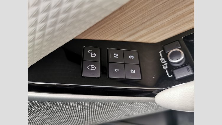 2019 認定中古車 Land Rover Range Rover Velar アルバ P300 R-DYNAMIC SE