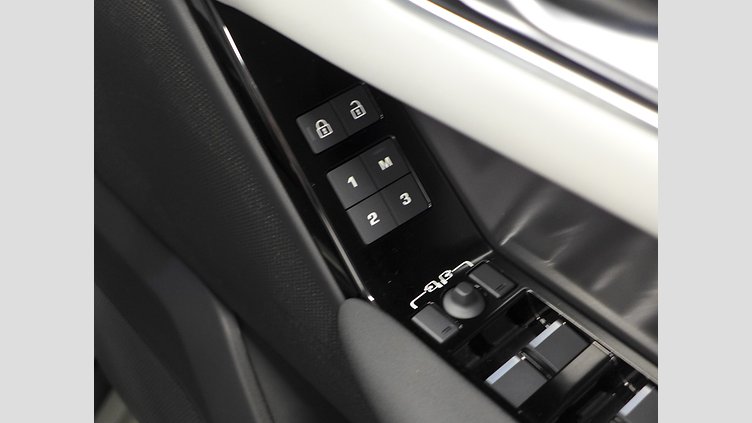 2024 認定中古車 Land Rover Range Rover Velar サントリーニブラック P400eプラグインハイブリッド（ガソリン） スタンダードホイールベース Dynamic SE