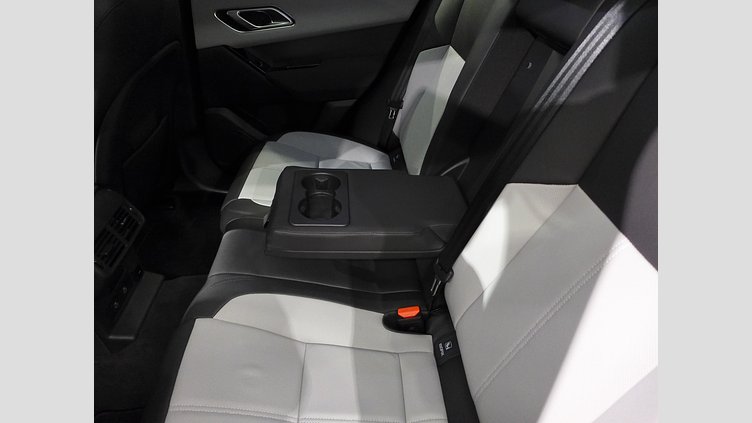 2024 認定中古車 Land Rover Range Rover Velar サントリーニブラック P400eプラグインハイブリッド（ガソリン） スタンダードホイールベース Dynamic SE
