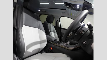 Range Rover Velar 15