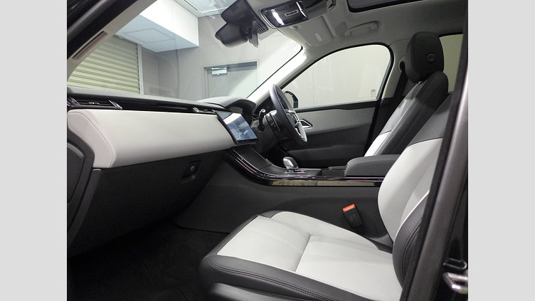 2024 認定中古車 Land Rover Range Rover Velar サントリーニブラック P400eプラグインハイブリッド（ガソリン） スタンダードホイールベース Dynamic SE