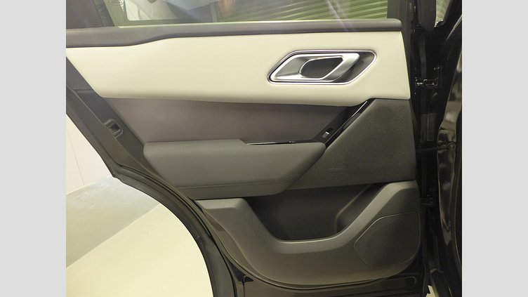 2024 認定中古車 Land Rover Range Rover Velar サントリーニブラック P400eプラグインハイブリッド（ガソリン） スタンダードホイールベース Dynamic SE