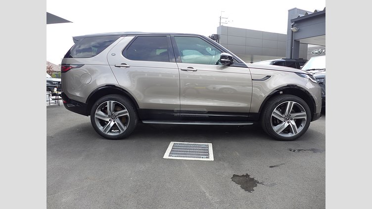 2024 認定中古車 Land Rover Discovery ランタオブロンズ D350マイルドハイブリッド（ディーゼル） Metropolitan Edition