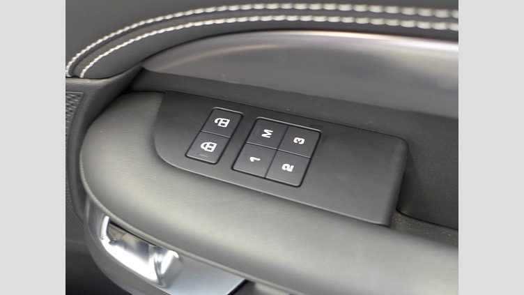 2024 認定中古車 Land Rover Discovery ランタオブロンズ D350マイルドハイブリッド（ディーゼル） Metropolitan Edition