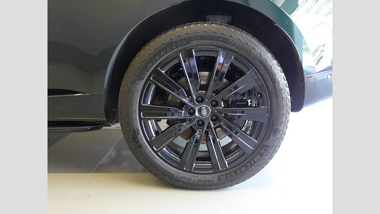 2024 認定中古車 Land Rover Range Rover ブリティッシュレーシンググリーン P550 AWD PHEV（AT） スタンダードホイールベース Autobiography