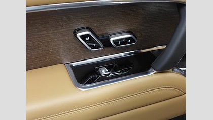 Range Rover 27