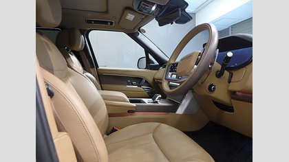 Range Rover 24