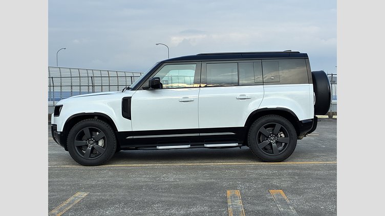 2023 認定中古車 Land Rover Defender 110 フジホワイト D300 AWD（AT） X-DYNAMIC HSE