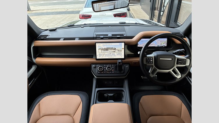2023 認定中古車 Land Rover Defender 110 フジホワイト D300 AWD（AT） X-DYNAMIC HSE