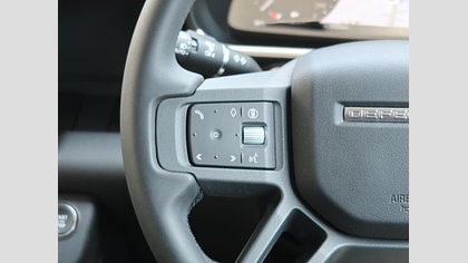 Defender 110 52