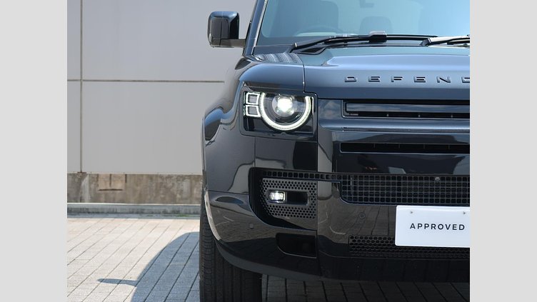2023 認定中古車 Land Rover Defender 110 サントリーニブラック D300 AWD（AT） X