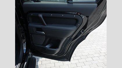 Defender 110 4