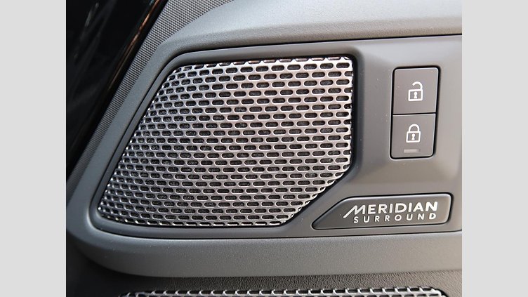 2023 認定中古車 Land Rover Defender 110 サントリーニブラック D300 AWD（AT） X