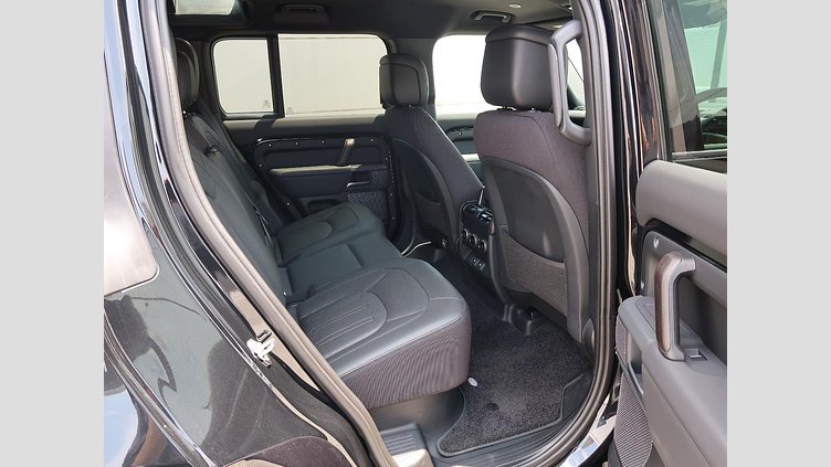 2023 認定中古車 Land Rover Defender 110 サントリーニブラック D300 AWD（AT） X