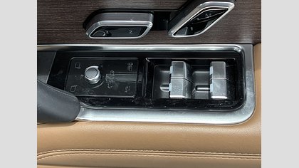 Range Rover 22