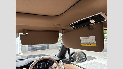 Range Rover 44