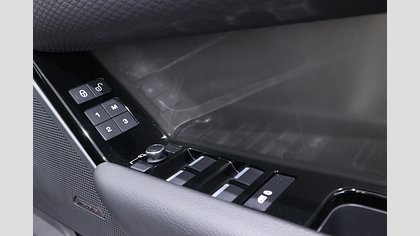 Range Rover Velar 17