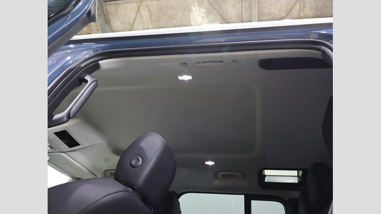 2024 認定中古車 Land Rover Defender 110 タスマンブルー D300 AWD（AT） S