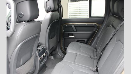 Defender 110 7
