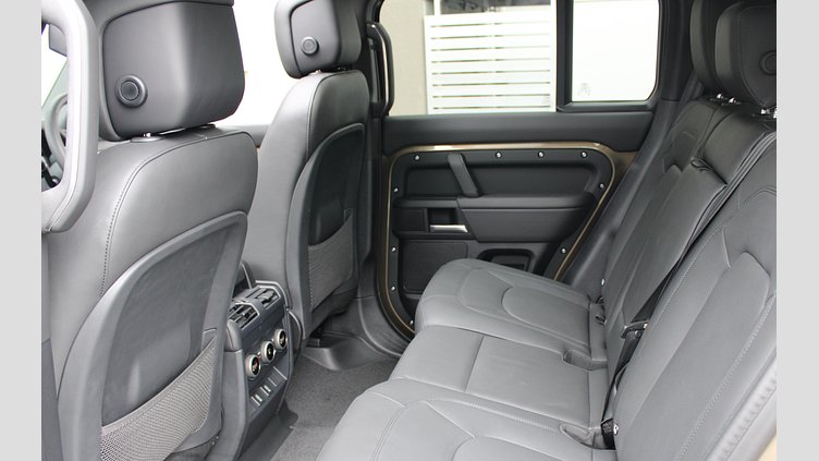 2025 認定中古車 Land Rover Defender 110 ゴンドワナストーン D350 ディーゼルマイルドハイブリッド X-Dynamic HSE