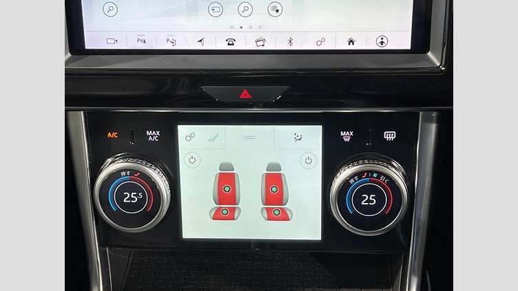 2019 認定中古車 Jaguar XE ユーロンホワイト P250 RWD AUTOMATIC 4 door Saloon R-DYNAMIC SE